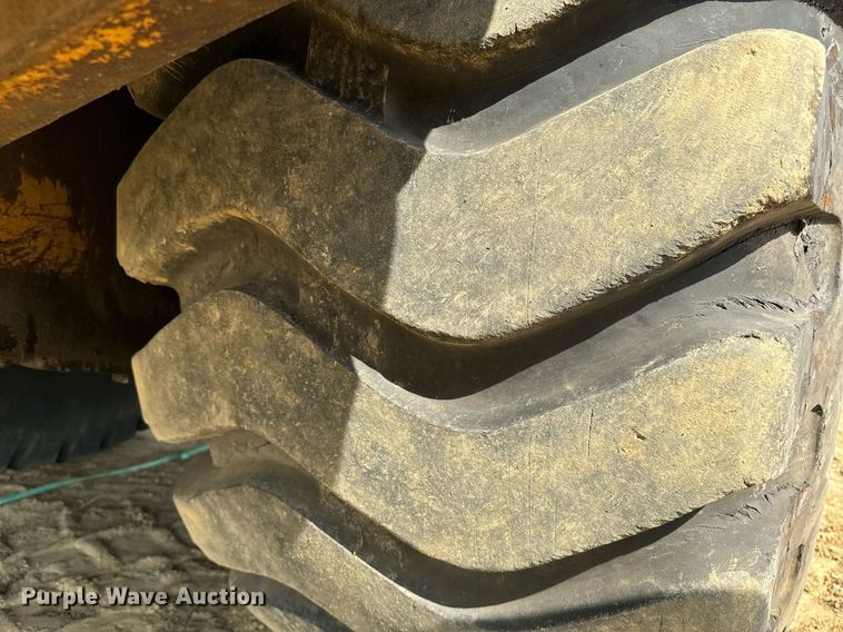 image for item EE7640 1981 Caterpillar 627B conventional scraper