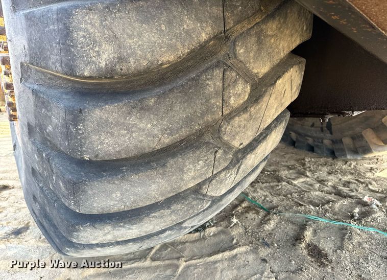 image for item EE7640 1981 Caterpillar 627B conventional scraper