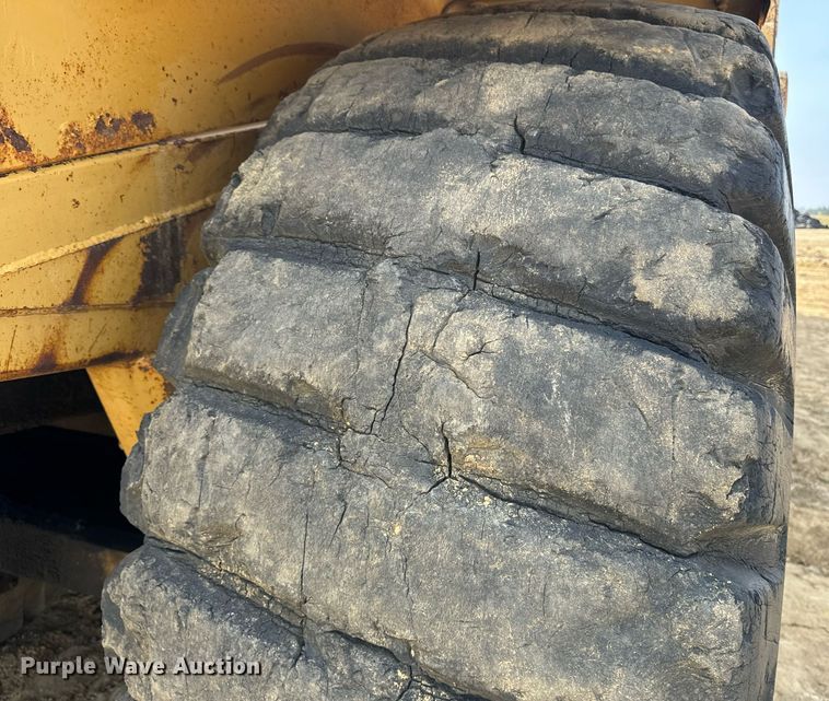 image for item EE7640 1981 Caterpillar 627B conventional scraper