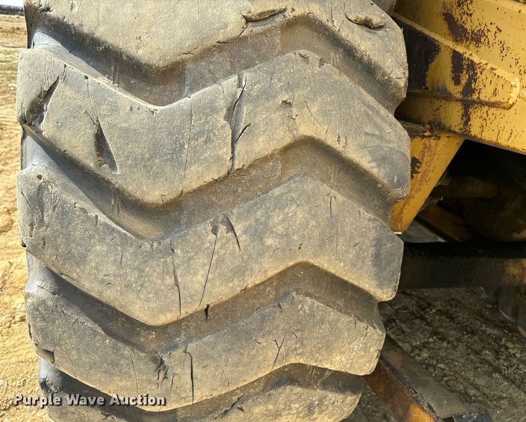 image for item EE7640 1981 Caterpillar 627B conventional scraper