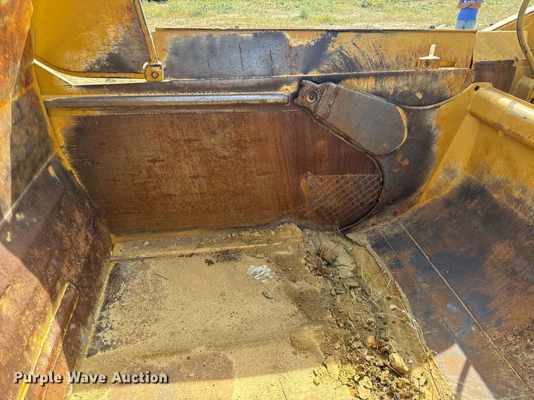 image for item EE7641 1978 Caterpillar 627B conventional scraper