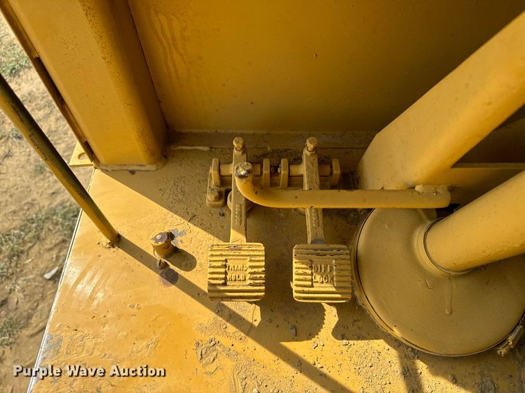 image for item EE7641 1978 Caterpillar 627B conventional scraper