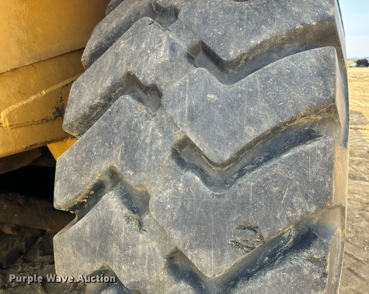 image for item EE7641 1978 Caterpillar 627B conventional scraper