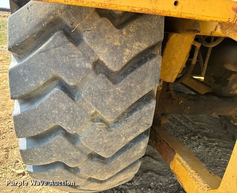 image for item EE7641 1978 Caterpillar 627B conventional scraper