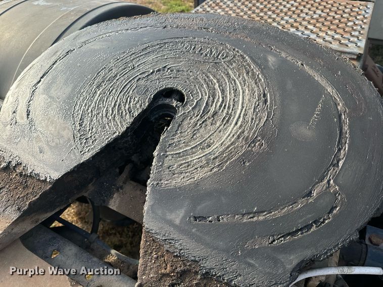 image for item EE7643 1994 Ford L9000 semi truck