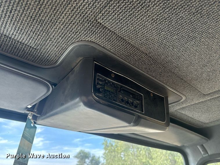 image for item EE7643 1994 Ford L9000 semi truck