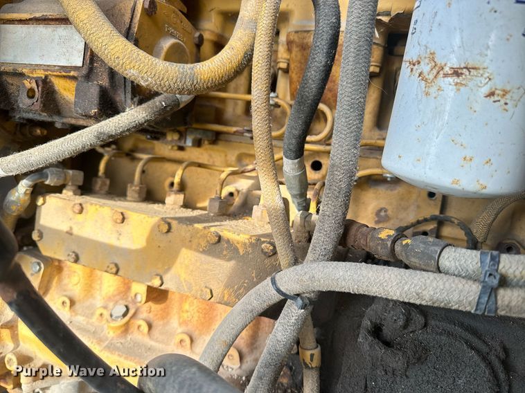 image for item EE7643 1994 Ford L9000 semi truck