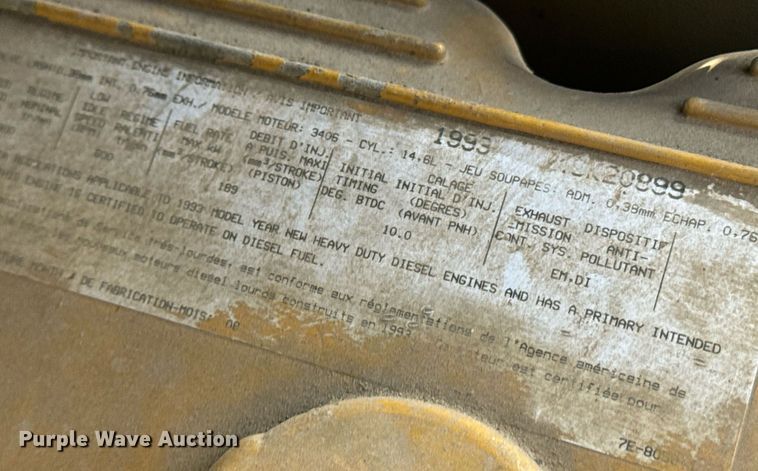 image for item EE7643 1994 Ford L9000 semi truck