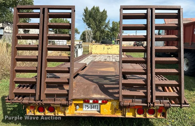 image for item EE7651 1966 Load King FB16D drop deck equipment trailer