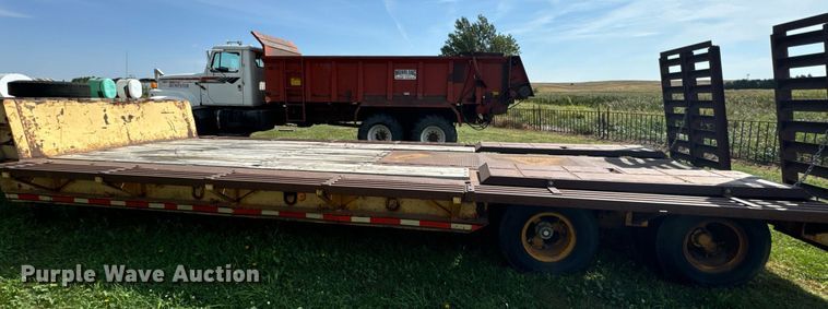 image for item EE7651 1966 Load King FB16D drop deck equipment trailer