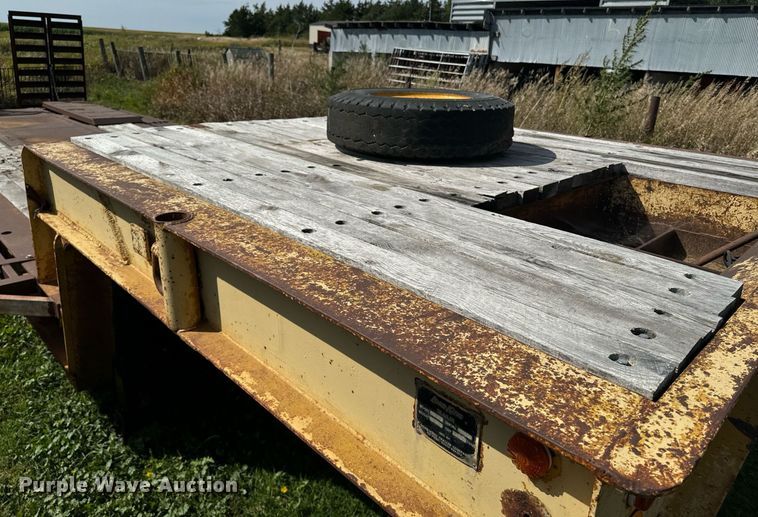 image for item EE7651 1966 Load King FB16D drop deck equipment trailer