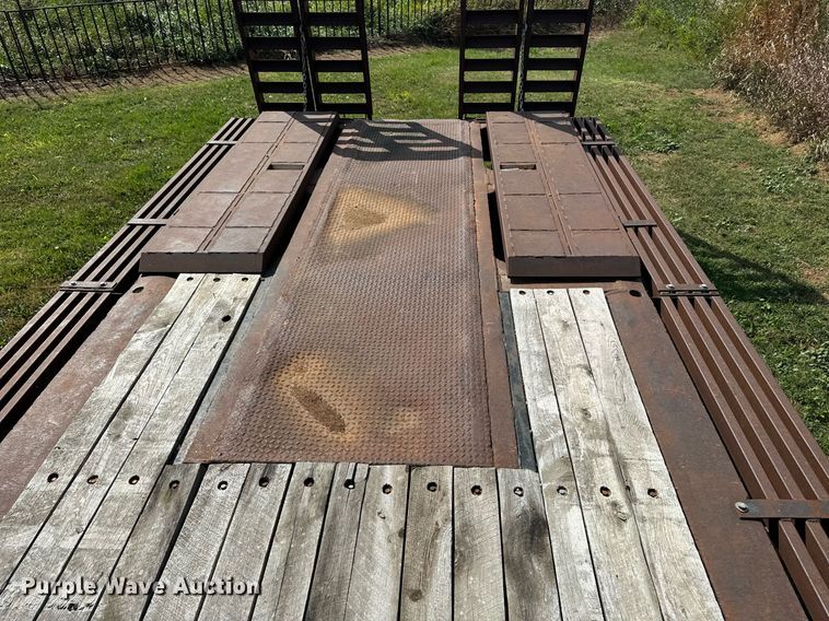 image for item EE7651 1966 Load King FB16D drop deck equipment trailer