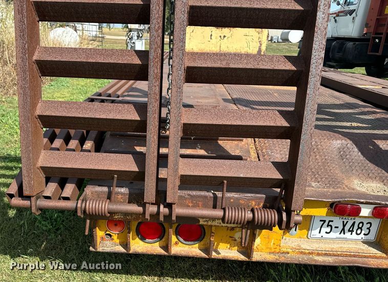 image for item EE7651 1966 Load King FB16D drop deck equipment trailer
