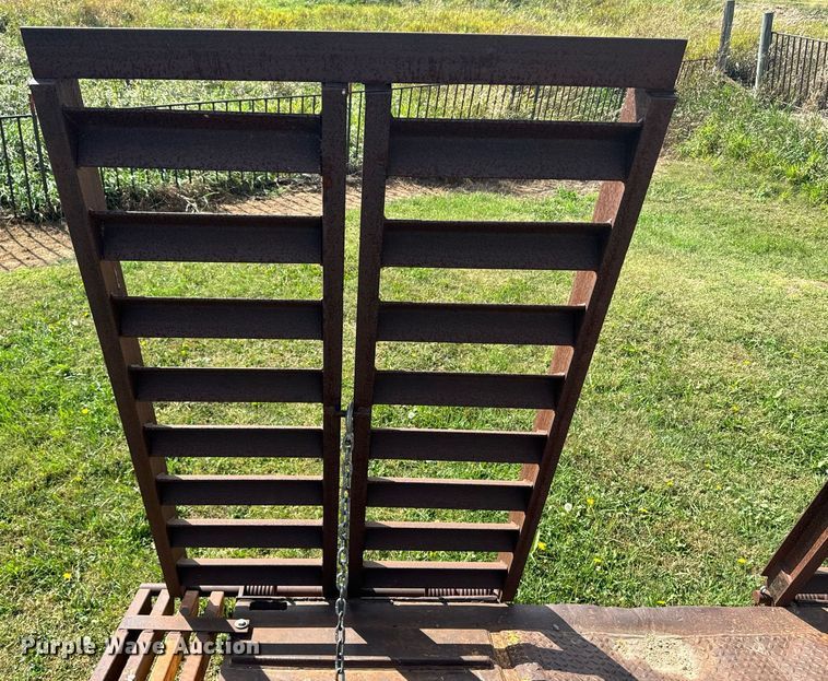 image for item EE7651 1966 Load King FB16D drop deck equipment trailer