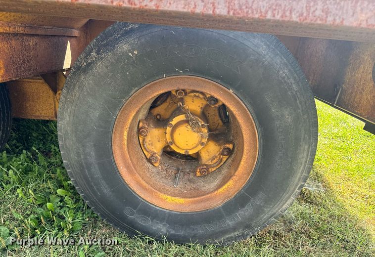 image for item EE7651 1966 Load King FB16D drop deck equipment trailer