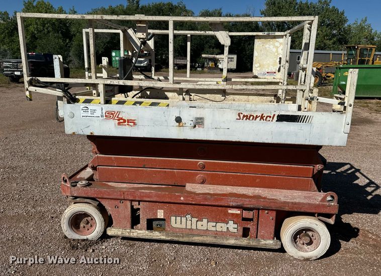 image for item EE7665 Snorkel SL 25 scissor lift