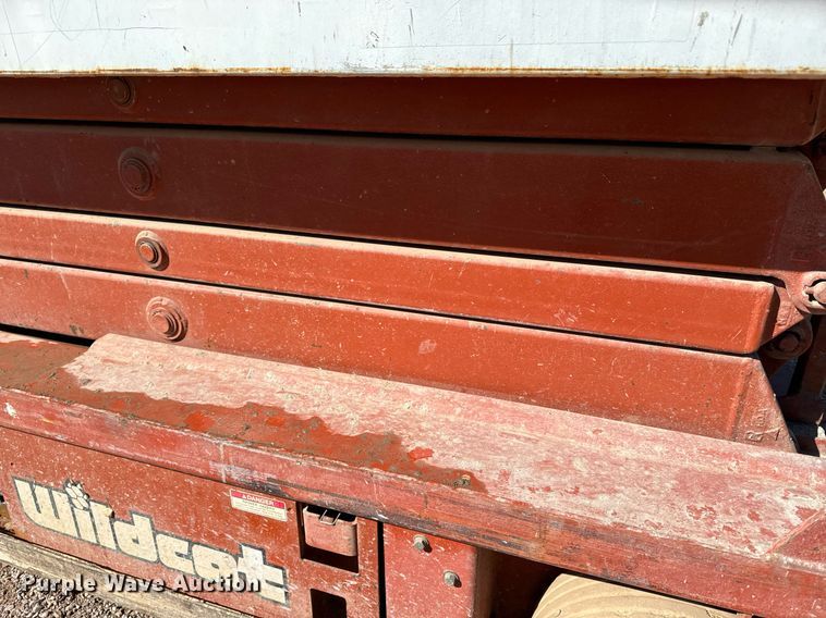 image for item EE7665 Snorkel SL 25 scissor lift