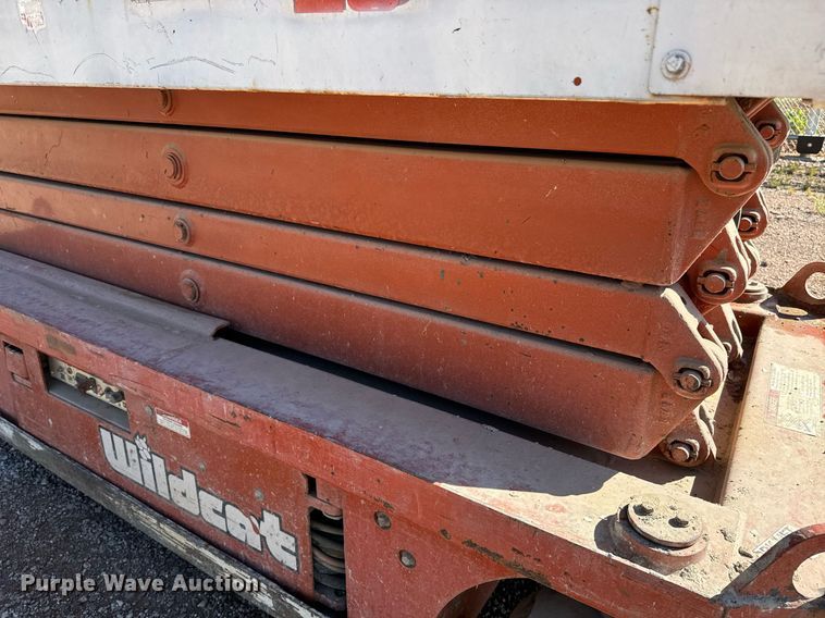 image for item EE7665 Snorkel SL 25 scissor lift