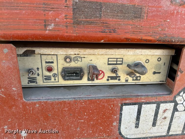 image for item EE7665 Snorkel SL 25 scissor lift