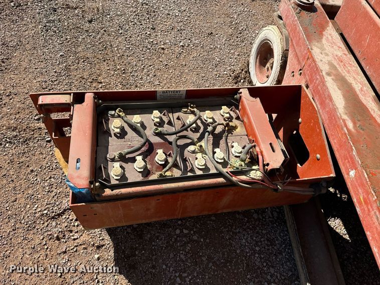 image for item EE7665 Snorkel SL 25 scissor lift