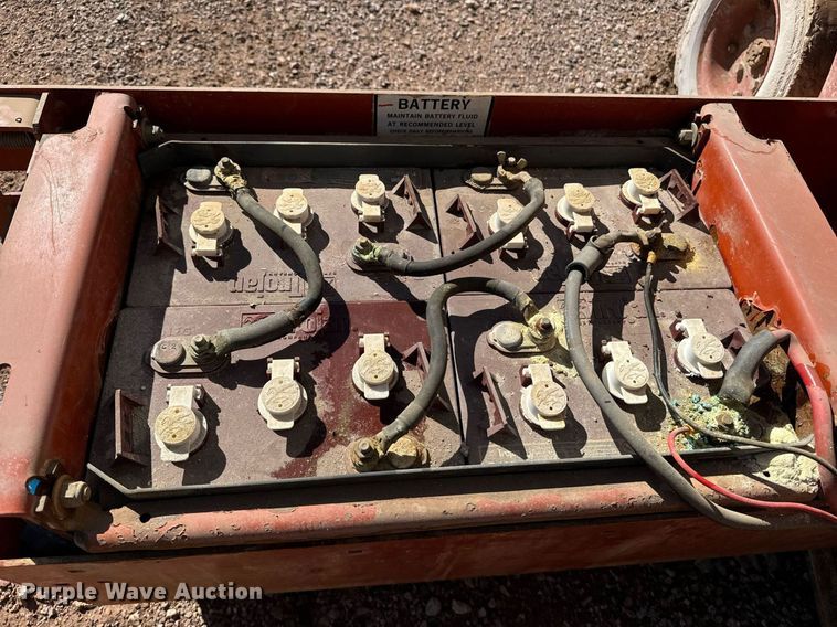 image for item EE7665 Snorkel SL 25 scissor lift