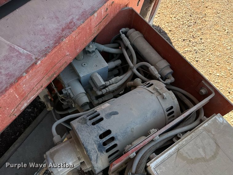 image for item EE7665 Snorkel SL 25 scissor lift