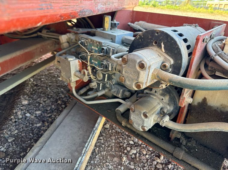 image for item EE7665 Snorkel SL 25 scissor lift