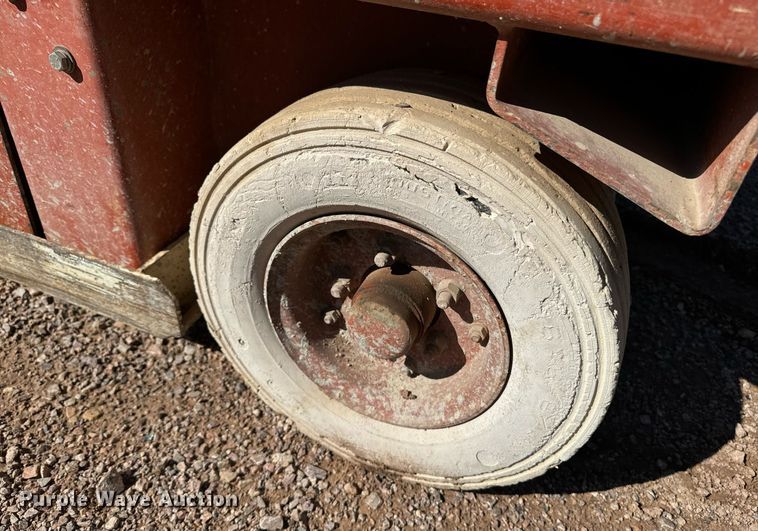 image for item EE7665 Snorkel SL 25 scissor lift