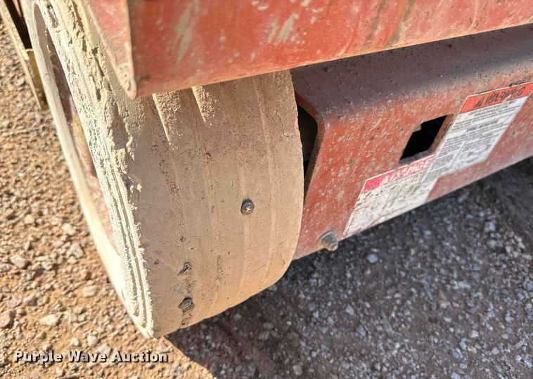 image for item EE7665 Snorkel SL 25 scissor lift