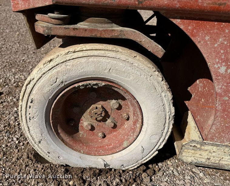 image for item EE7665 Snorkel SL 25 scissor lift