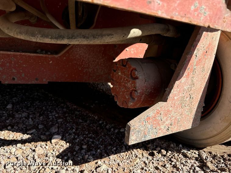 image for item EE7665 Snorkel SL 25 scissor lift