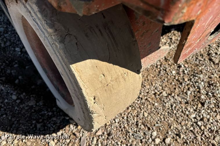 image for item EE7665 Snorkel SL 25 scissor lift