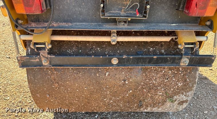 image for item EE7667 2006 Caterpillar CB-114 double drum vibratory roller