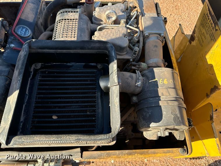 image for item EE7667 2006 Caterpillar CB-114 double drum vibratory roller