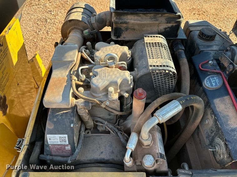 image for item EE7667 2006 Caterpillar CB-114 double drum vibratory roller