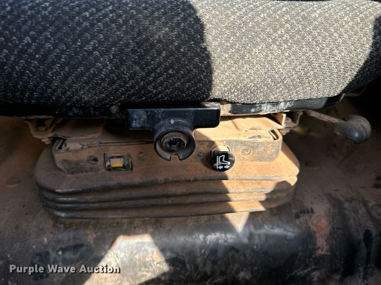 image for item EE7668 2015 Caterpillar 289D tracked skid steer loader