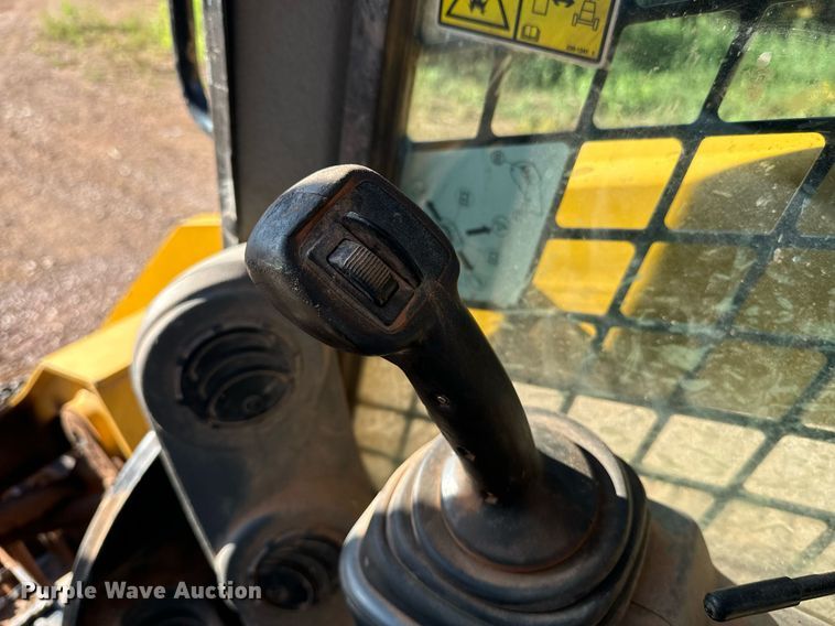 image for item EE7668 2015 Caterpillar 289D tracked skid steer loader