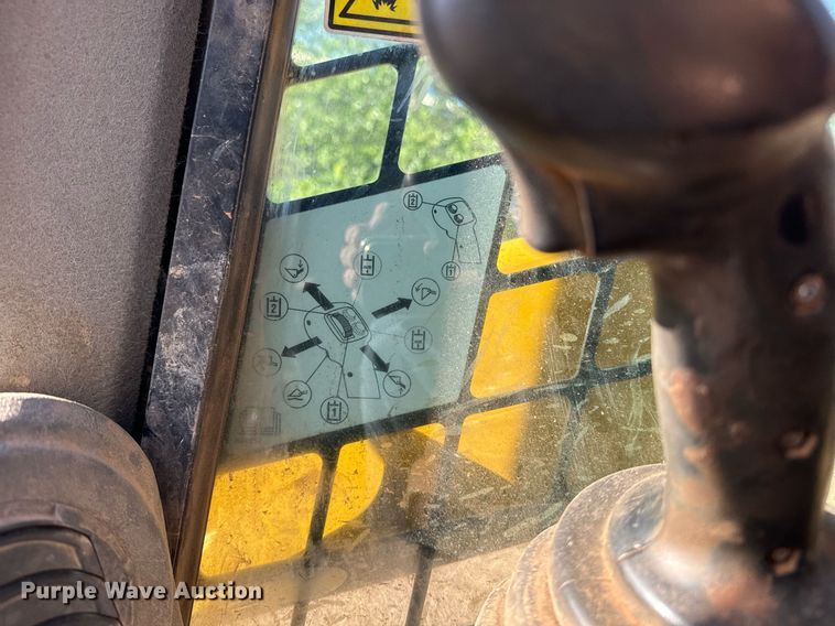 image for item EE7668 2015 Caterpillar 289D tracked skid steer loader