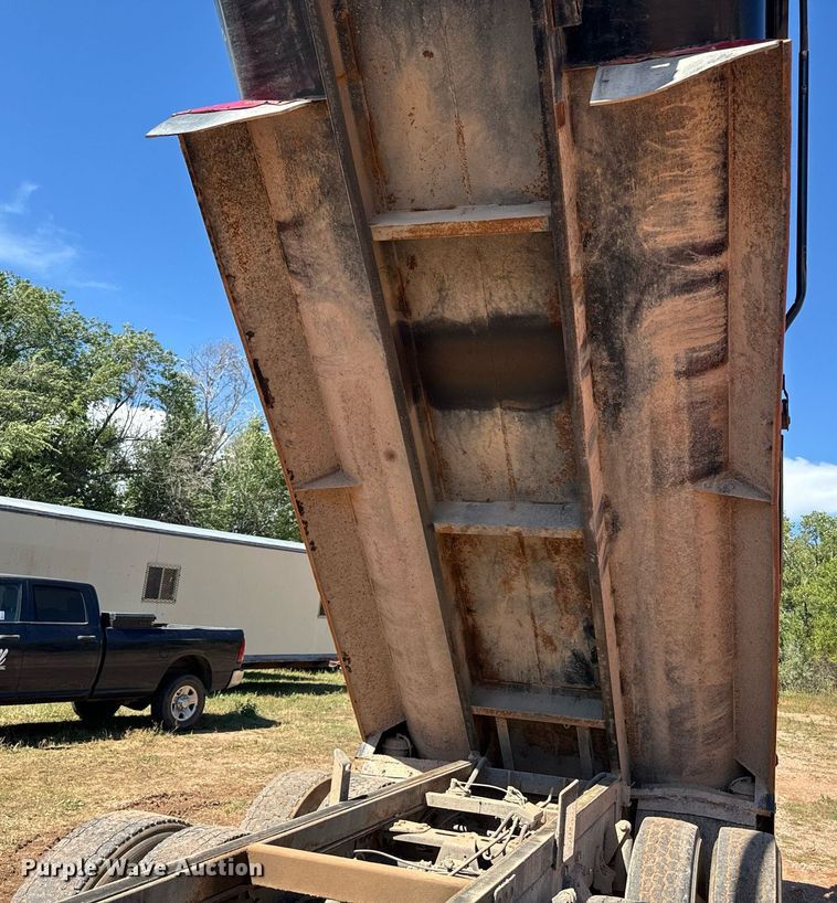 image for item EE7670 2008 Sterling AT9500 dump truck