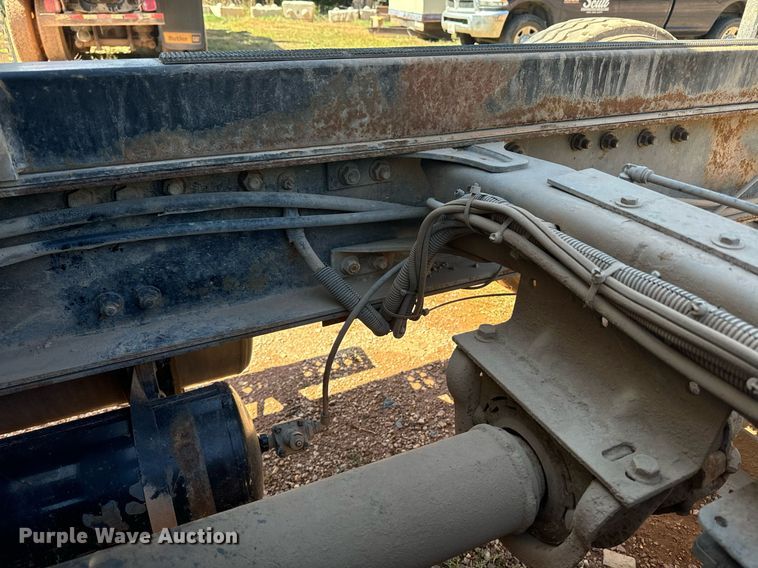 image for item EE7670 2008 Sterling AT9500 dump truck