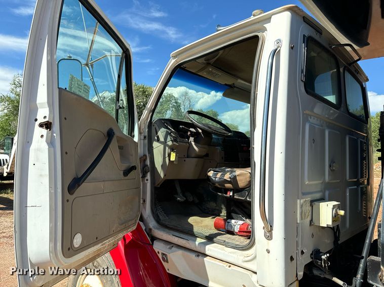 image for item EE7670 2008 Sterling AT9500 dump truck