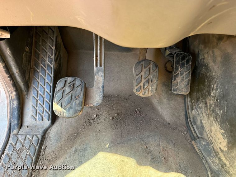 image for item EE7670 2008 Sterling AT9500 dump truck