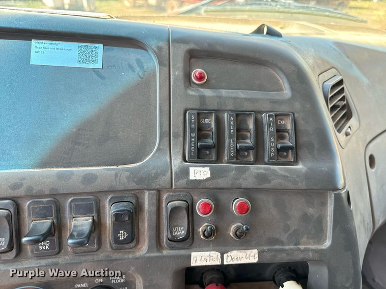 image for item EE7670 2008 Sterling AT9500 dump truck