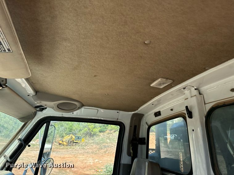 image for item EE7670 2008 Sterling AT9500 dump truck