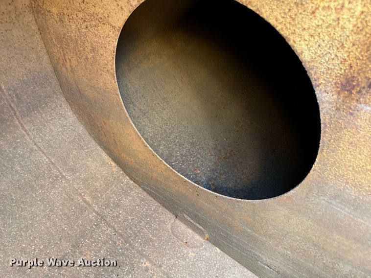 image for item EE7672 1992 Ford F700 water truck