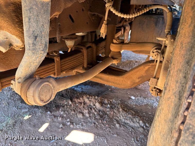 image for item EE7672 1992 Ford F700 water truck