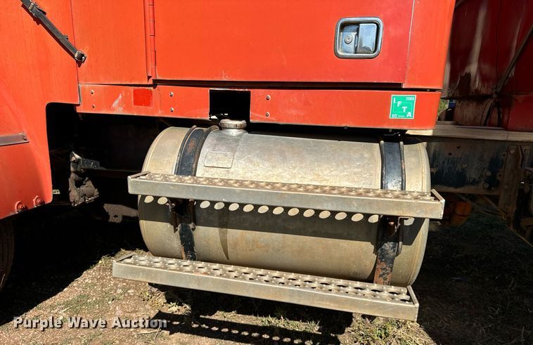 image for item EE7673 1985 Western Star water truck