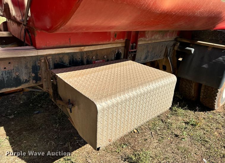 image for item EE7673 1985 Western Star water truck