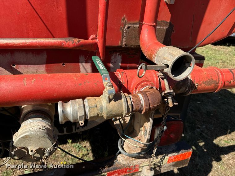 image for item EE7673 1985 Western Star water truck