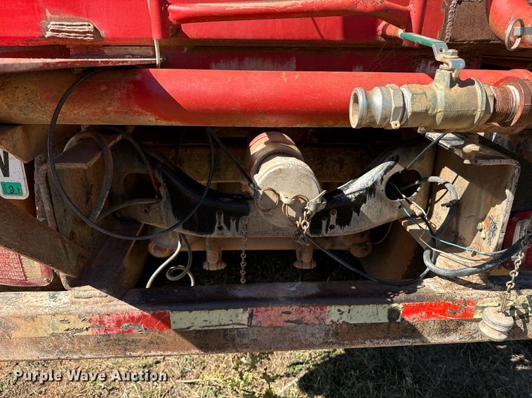 image for item EE7673 1985 Western Star water truck